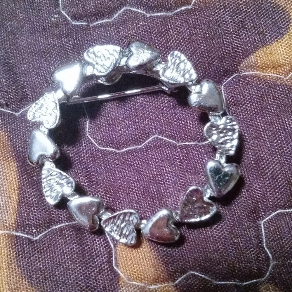 Circle heart brooch silver color metal